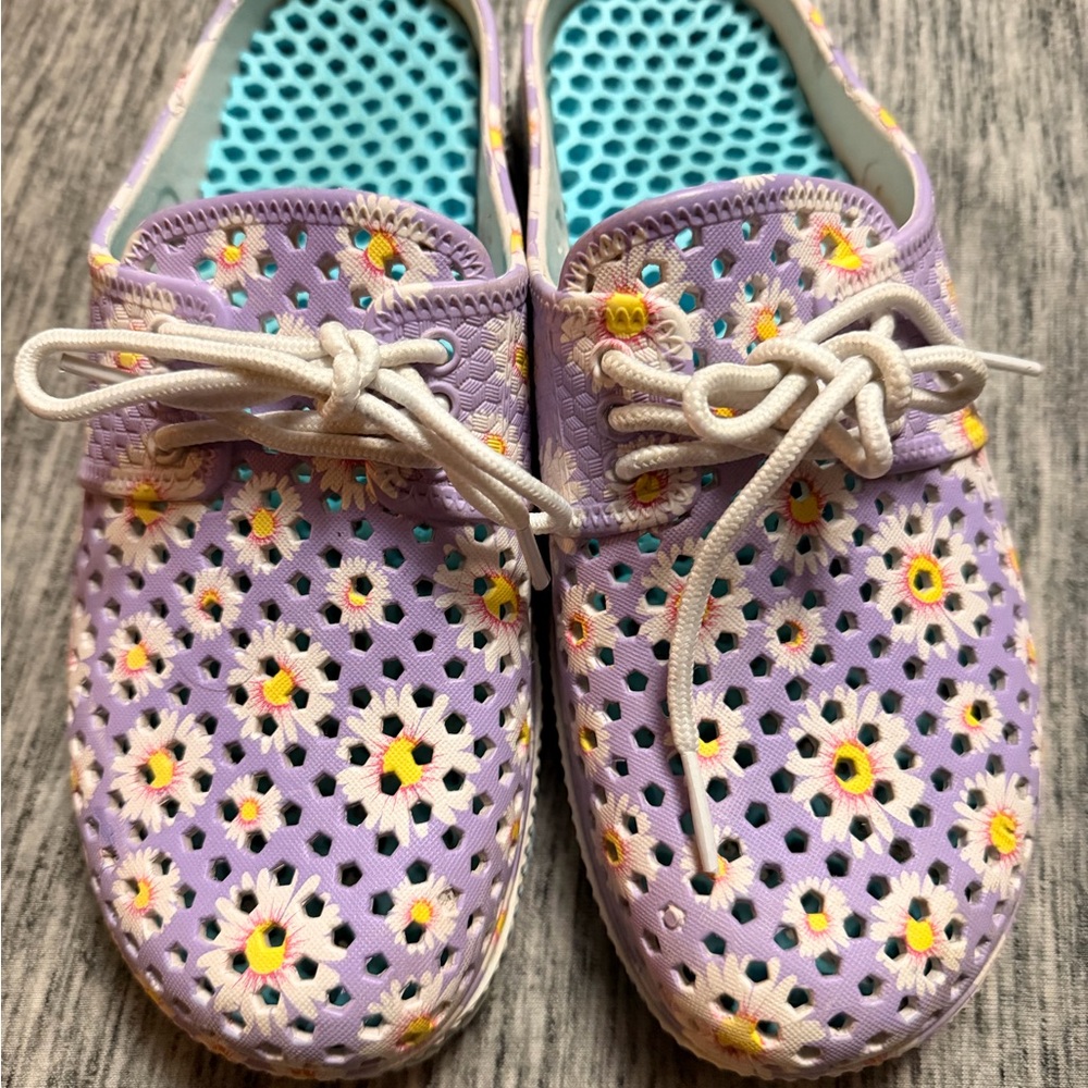 Floral Perforated Slip-On beach ware - Picture 3 of 5